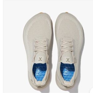 Flux Men's Cream Athletic Shoes